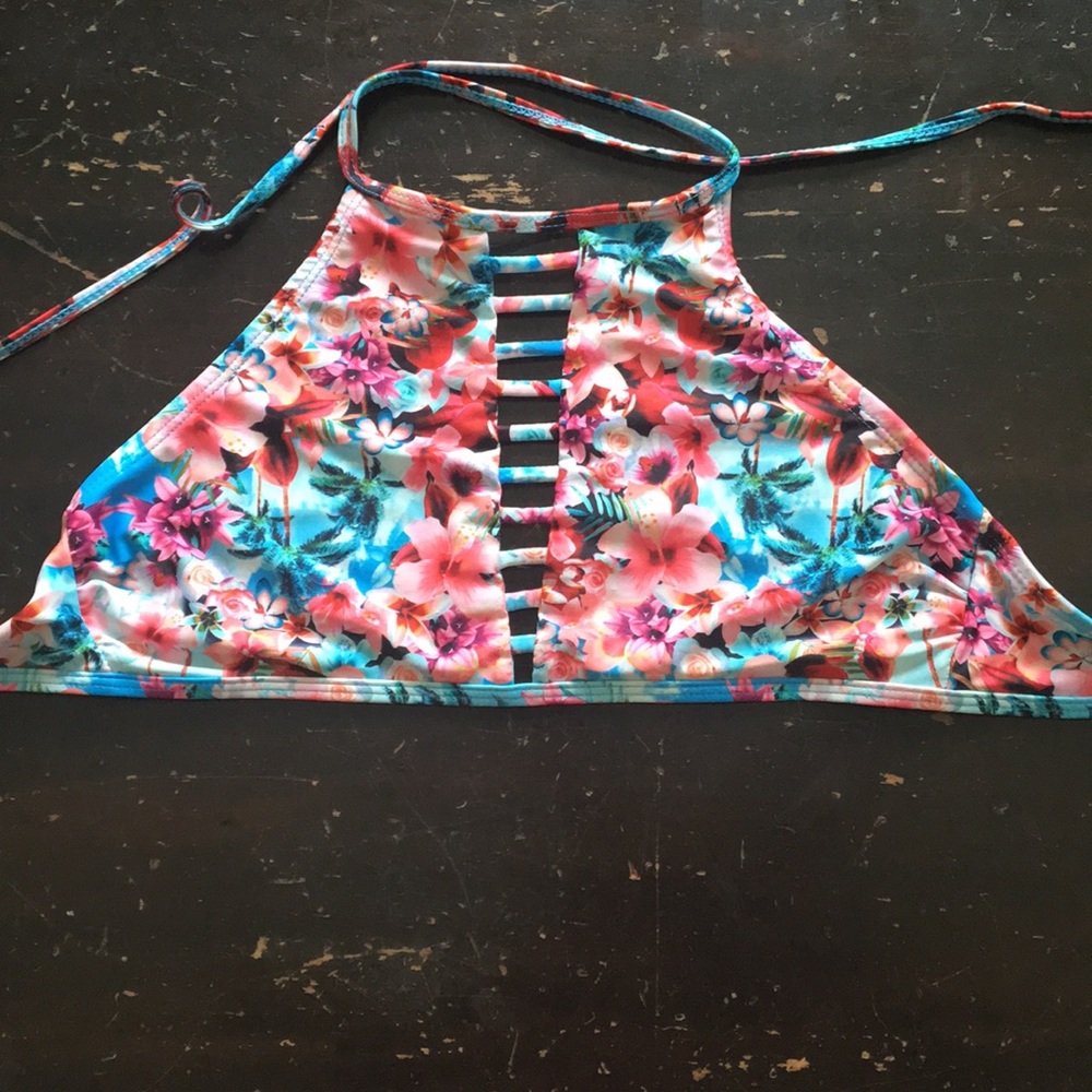 Women’s bathing suit top